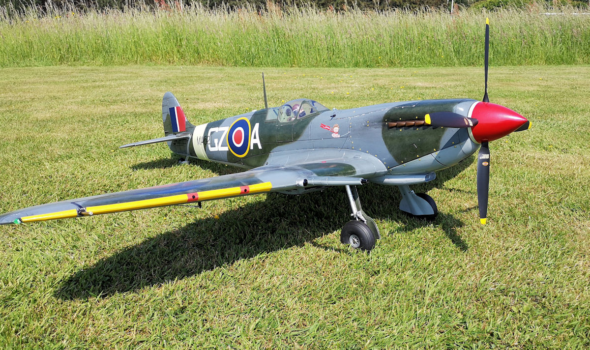 Spitfire Mk IX side -detail